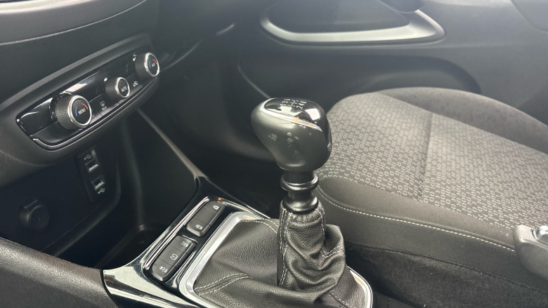 Vauxhall Crossland X 1.2T ecoTec [110] SE Nav 5dr [6 Speed] [S/S] Petrol Hatchback